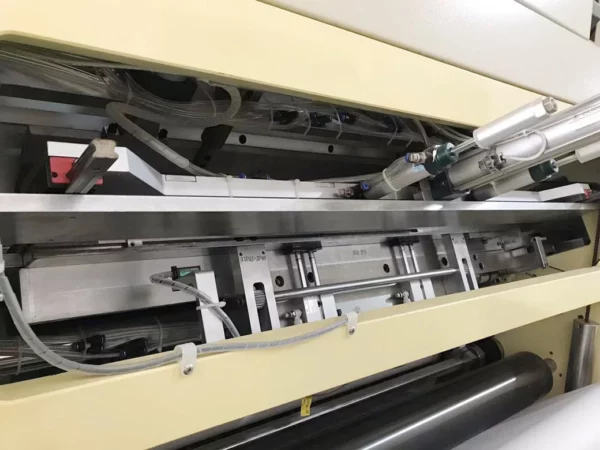 Fully Automatic Thermal Paper Slitting Machine Fully Automatic Thermal Paper Slitting Machine